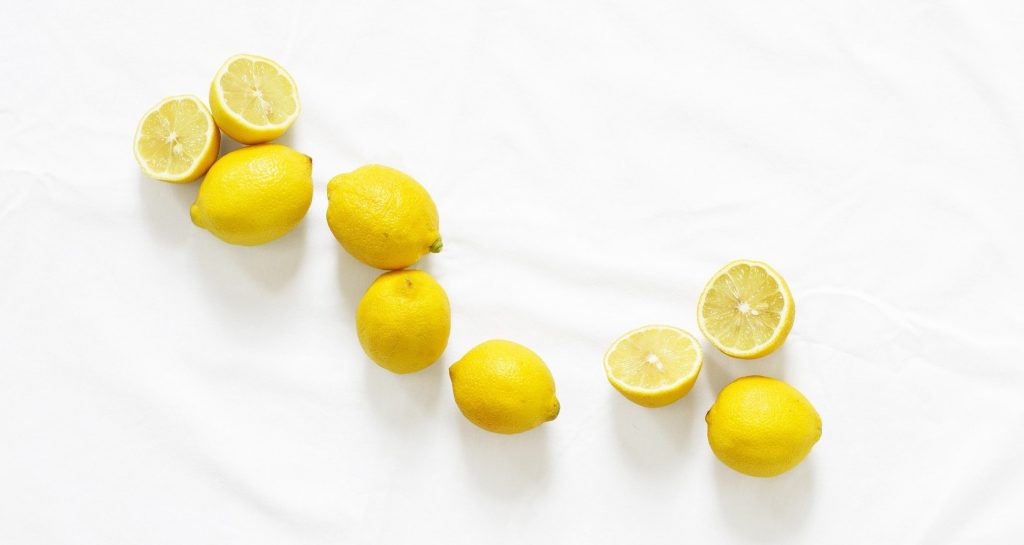 low-tox cleaning lemons