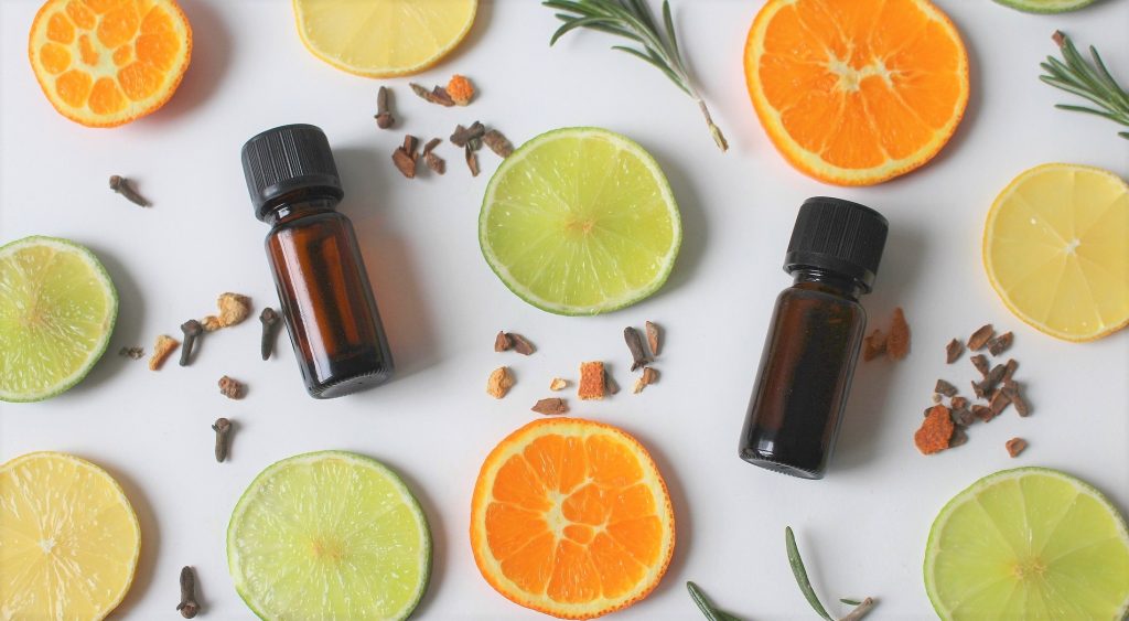 essential oils for a low-tox lifestyle